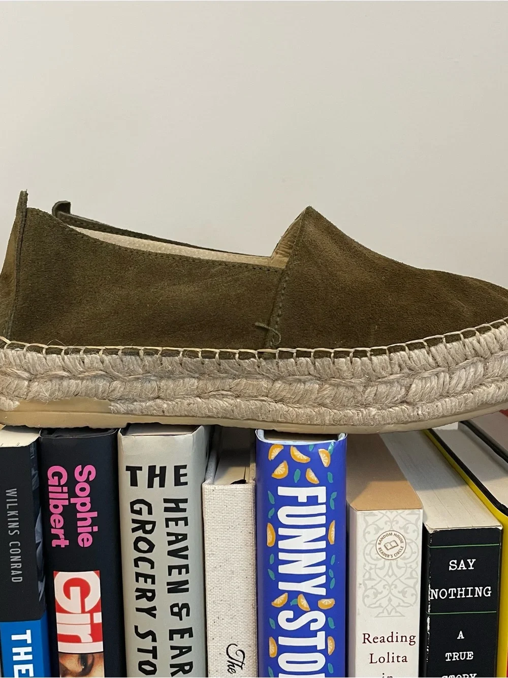 Hernanz olive suede